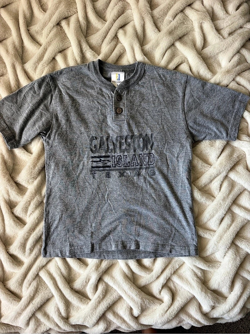 Pro Champion Boys Gray Short Sleeve Henley Size Small